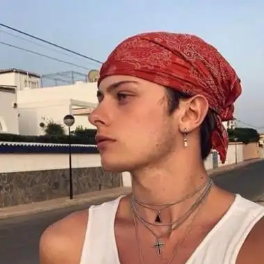 6686体育官网银牌作者Bess