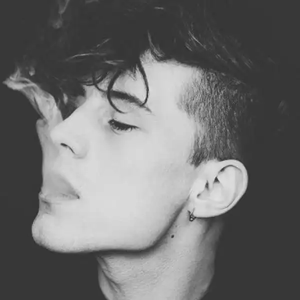 6686体育官网铜牌作者短发过夏