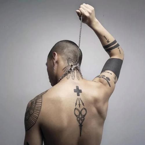 6686体育官网铁牌作者Lilly