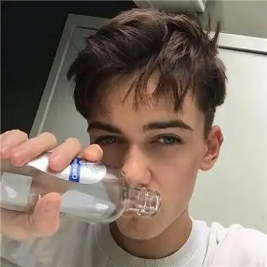 6686体育官网初级作者Violet