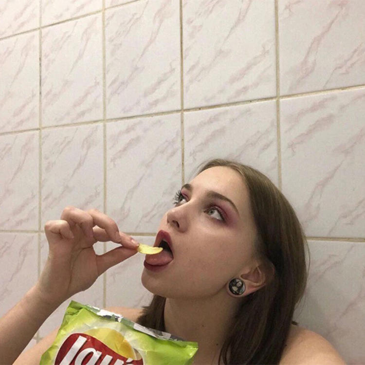 6686体育官网铁牌作者Elspeth