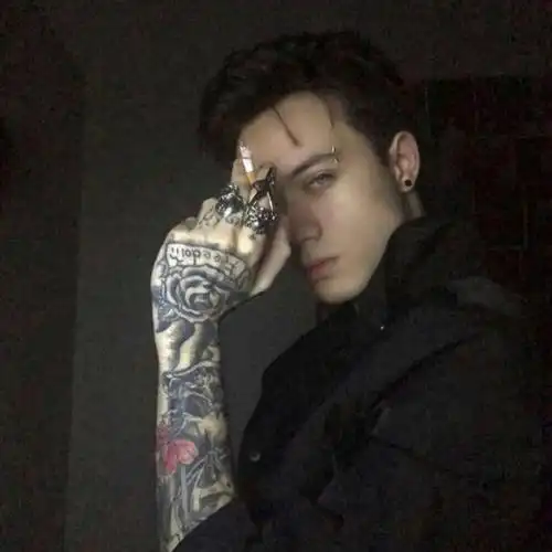 6686体育官网铁牌作者Upton