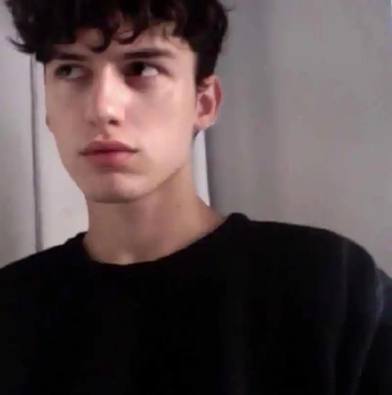 6686体育官网中级作者待君归