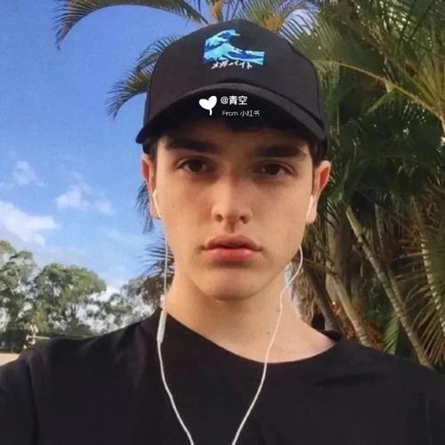 6686体育官网海外作者Esme