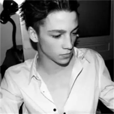 6686体育官网铁牌作者Una