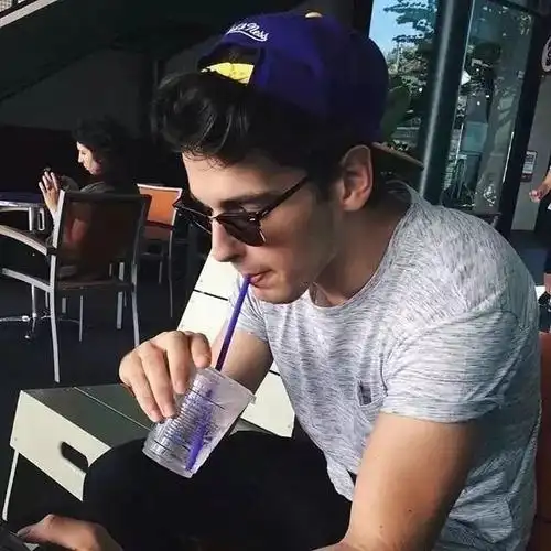 6686体育签约作者Violet